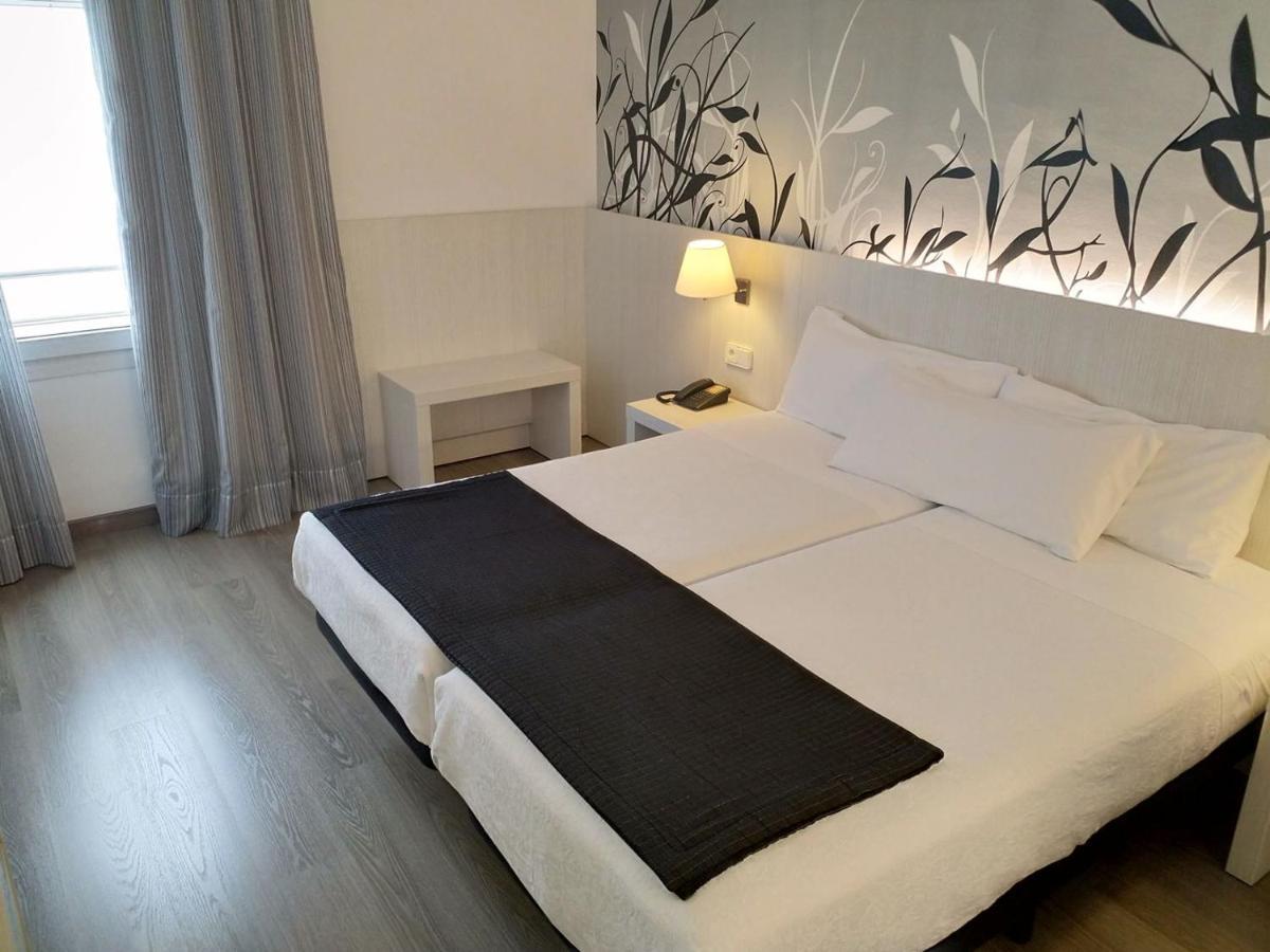 Hotel Mediterrani กาเลญา เด ปาลาฟรูเจล ภายนอก รูปภาพ