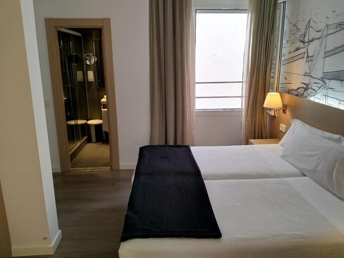 Hotel Mediterrani กาเลญา เด ปาลาฟรูเจล ภายนอก รูปภาพ