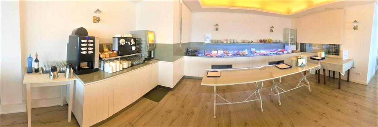 Hotel Mediterrani กาเลญา เด ปาลาฟรูเจล ภายนอก รูปภาพ